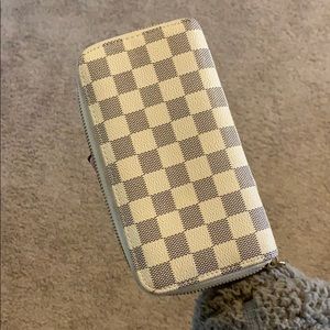 Checkered wallet